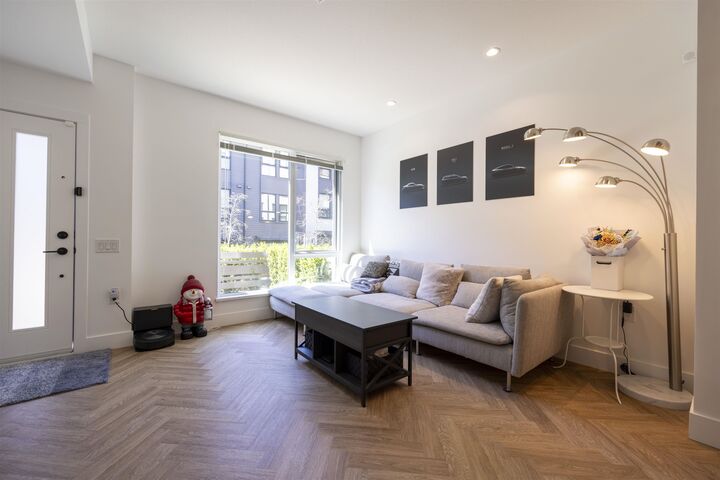 Property Photo: 9278 Slopes Mews 10 BC V5A 0G1