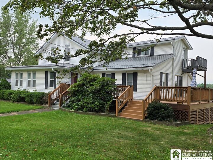 Property Photo: 10745 S Roberts Road NY 14048