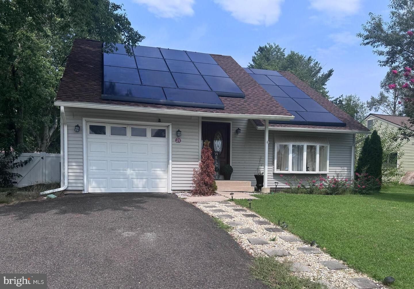 Property Photo:  24 Peachton Lane  NJ 08081 