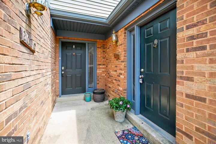 Property Photo: 2107 N Rolfe Street D VA 22209