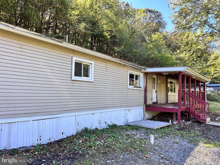 Property Photo:  152 Hawsbrick Street  PA 17044 