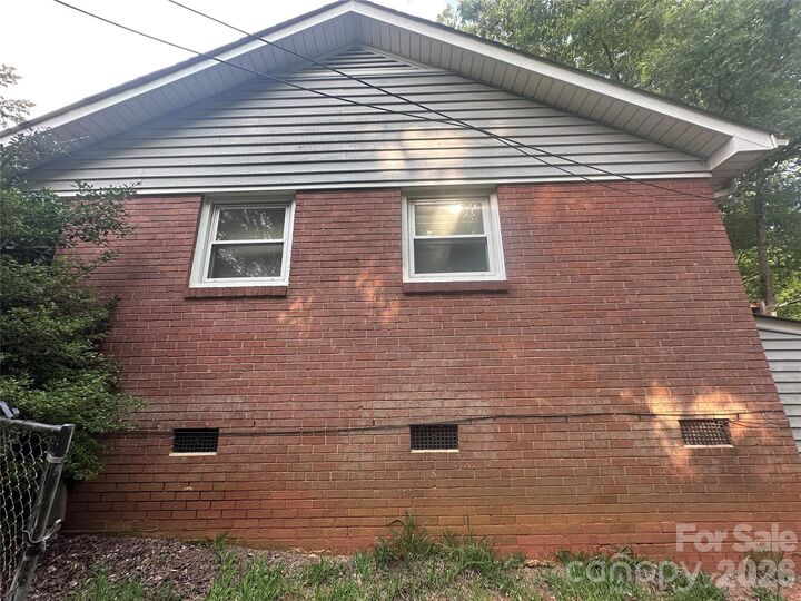 Property Photo:  7216 Lockmont Drive  NC 28212 