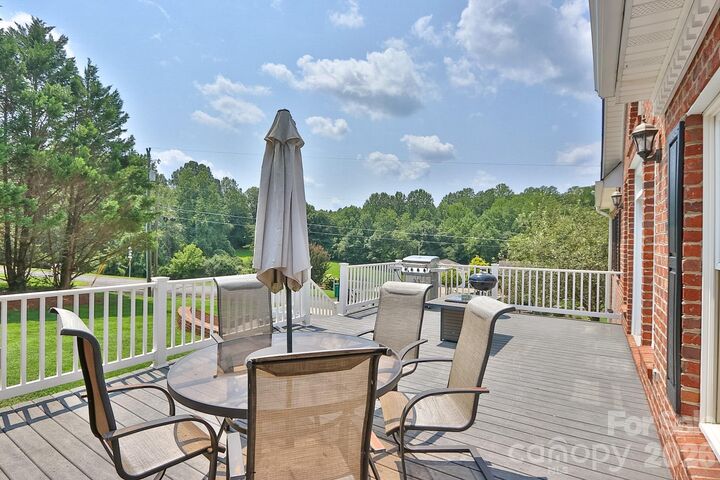 Property Photo:  531 Westbrook Street  NC 28642 