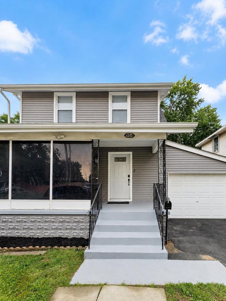Property Photo: 964 Lawrence Drive OH 43207
