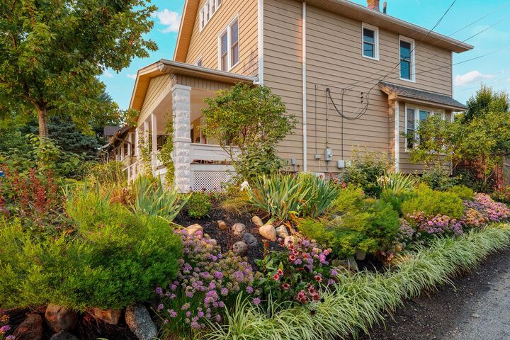 Property Photo: 25 E Tulane Road OH 43202