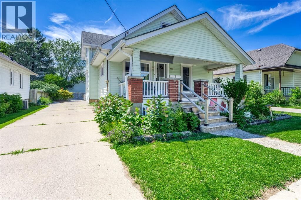 Property Photo: 115 Collingwood Street ON N7T 6M8