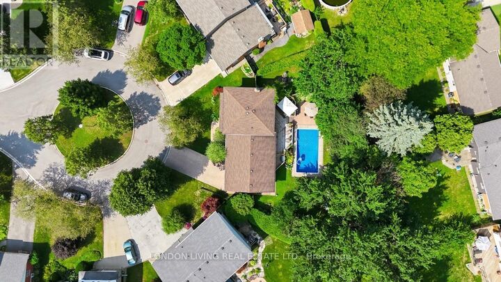 Property Photo: 91 St Clair Court ON N6J 3W1