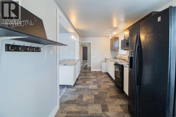 Property Photo:  35 Alexandra Avenue  ON N7M 1X9 