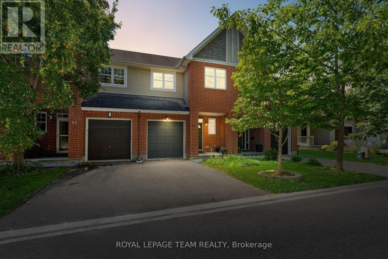 Property Photo: 84 Selhurst Avenue ON K2G 7C9
