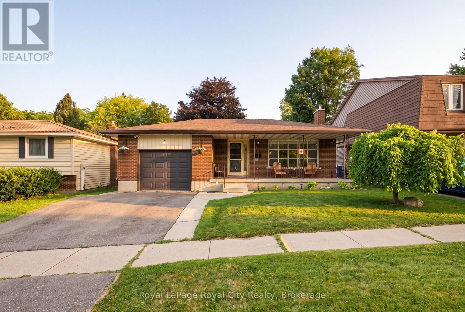Property Photo: 27 Carey Crescent ON N1H 7J9