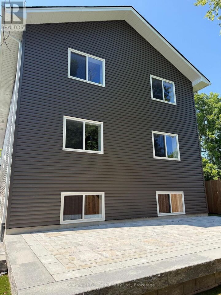 Property Photo: 165 Barrie Road 3 (Lower) ON L3V 2P6