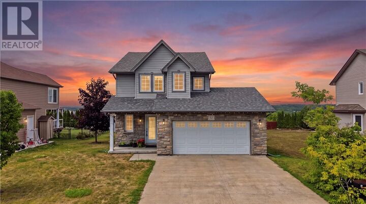 Property Photo: 32 North Field Crescent ON P3B 0C2