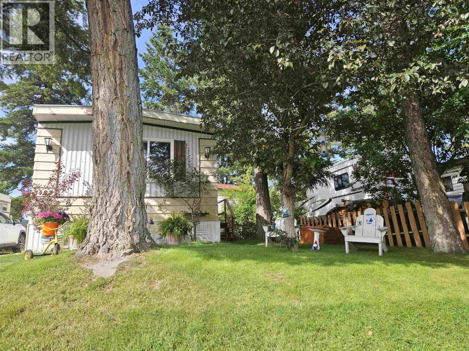 Property Photo:  1182 Third Avenue  BC V2G 1Y2 