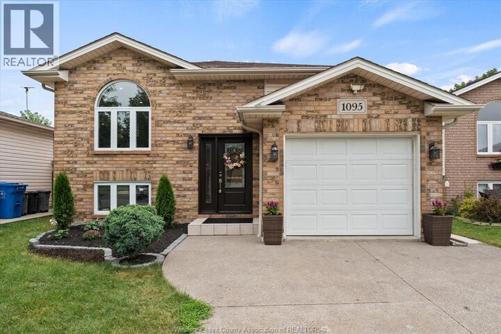 Property Photo:  1095 Lakeview  ON N8P 1K9 