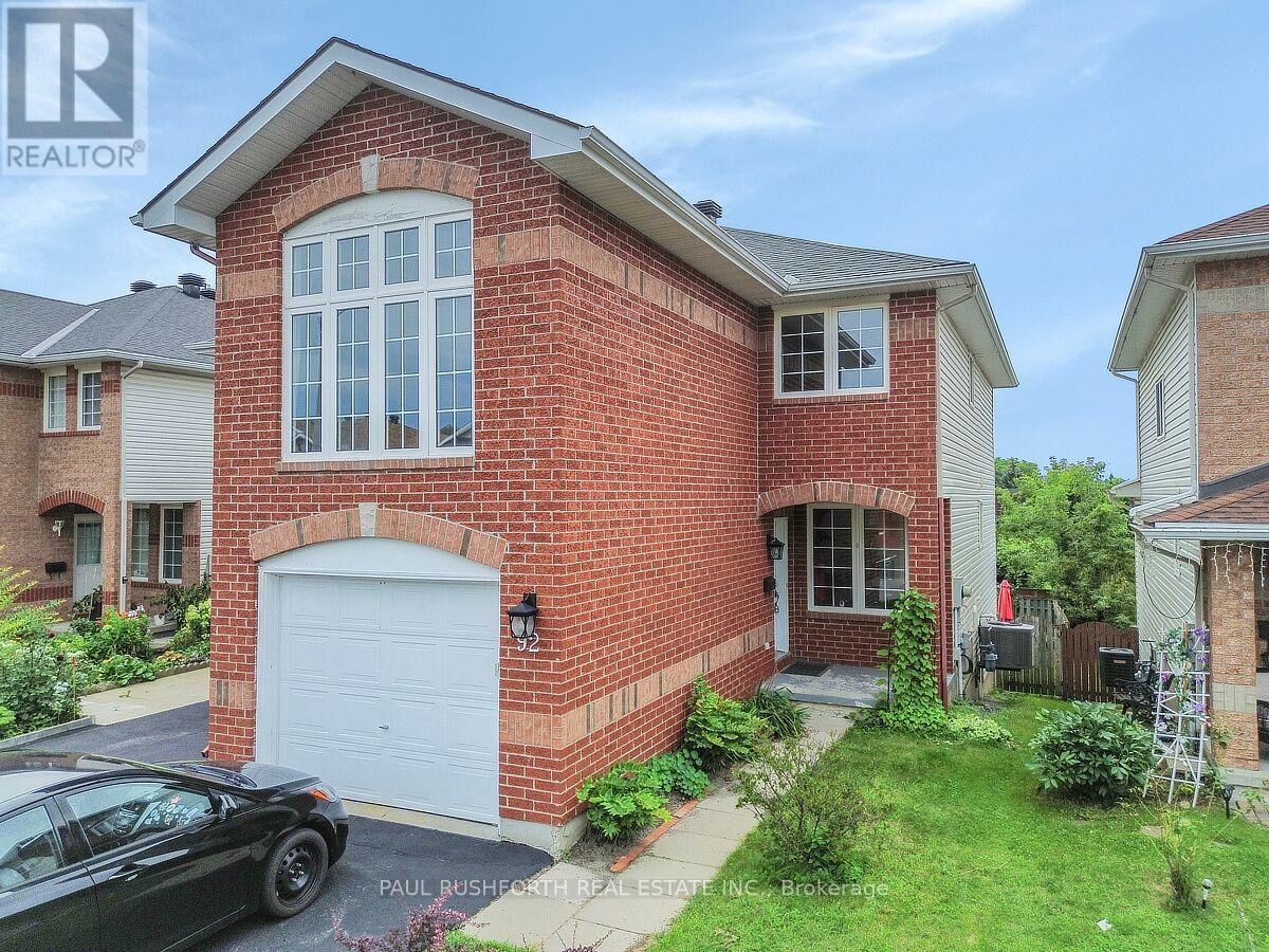 Property Photo: 92 Splinter Crescent ON K2B 1B2