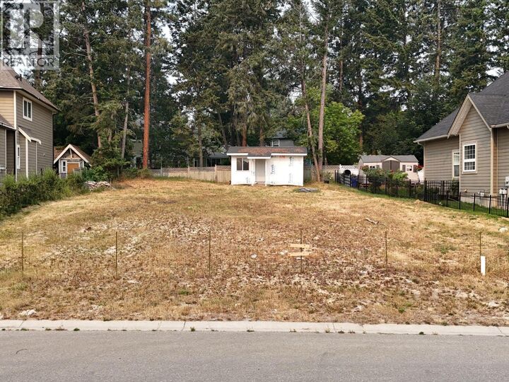 Property Photo:  751 34th Avenue South  BC V1C 0A7 