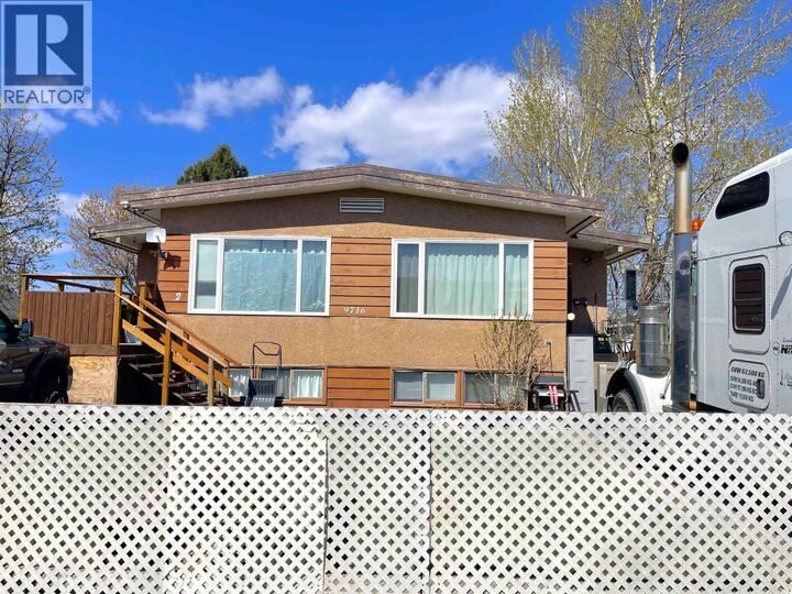 9716 102 Avenue — photo 1
