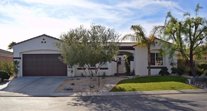 Property Photo:  105 Rubino Court  CA 92211 