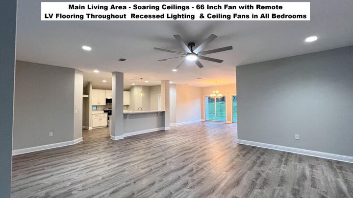 Property Photo:  465 Scooter Cove  FL 32539 
