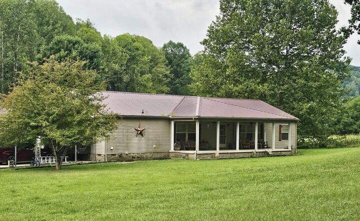 Property Photo: 18009 Silver Run Rd KY 10265