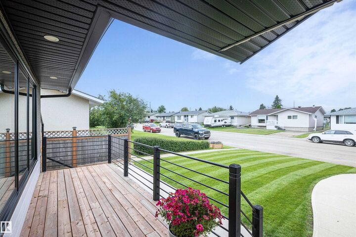 Property Photo:  10339 108 Avenue  AB T7P 1J2 