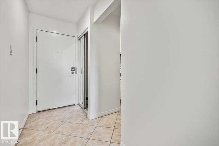Property Photo: 10148 118 Street NW 206 AB T5K 1Y4