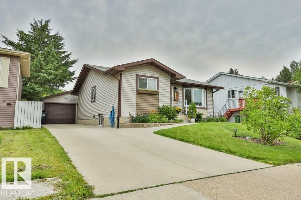 Property Photo:  3727 45 Street NW  AB T6L 3S6 