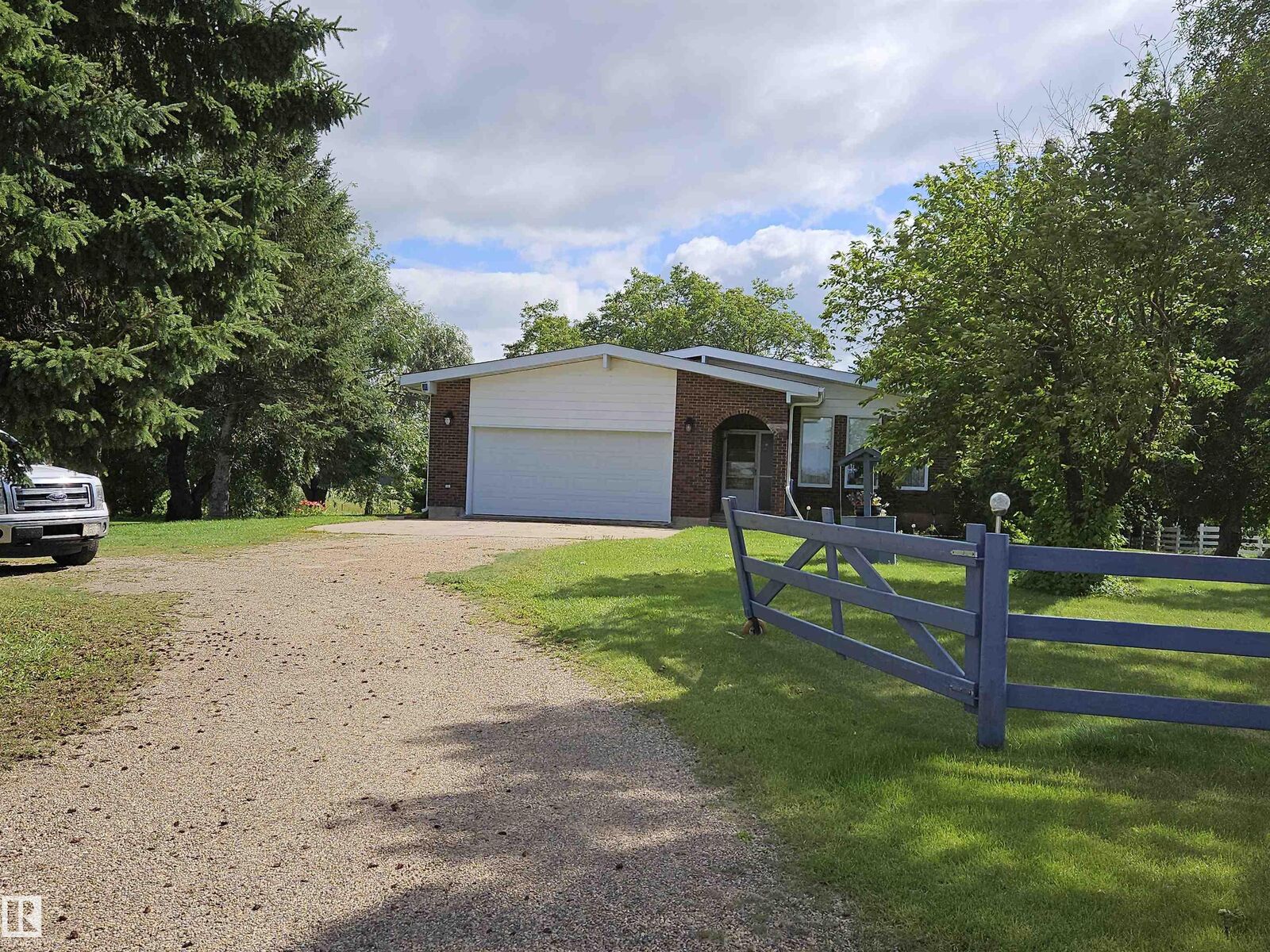 Property Photo: 59441 Range Road 132 AB T0A 3L0