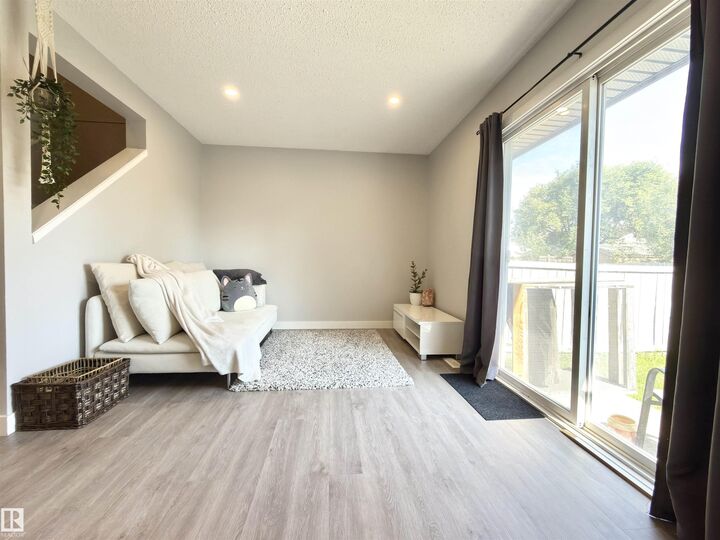 Property Photo:  18010 98 Avenue NW 13  AB T5T 3H6 