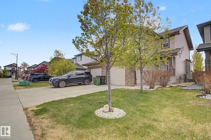Property Photo:  7147 Cardinal Way SW  AB T6W 2Y3 