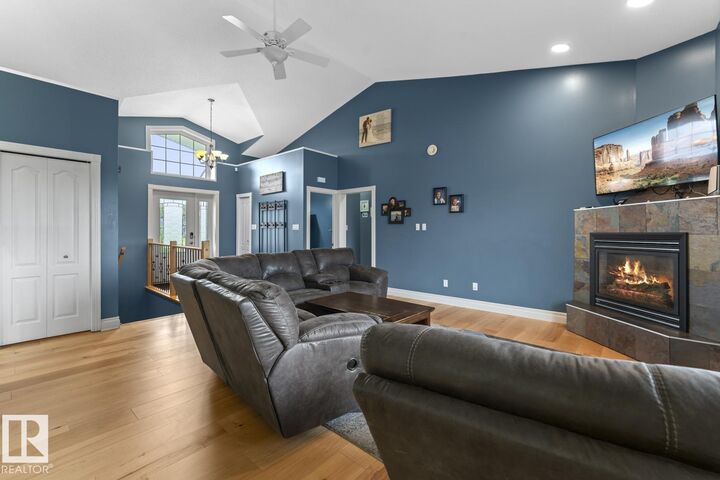 Property Photo:  63212 Rge Rd 423  AB T9M 1P1 
