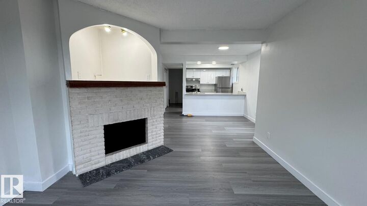 Property Photo:  41 Lancaster Terrace NW  AB T5X 5S3 