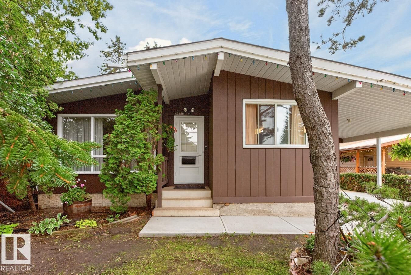 Property Photo:  13336 106 Street NW  AB T5E 4T6 