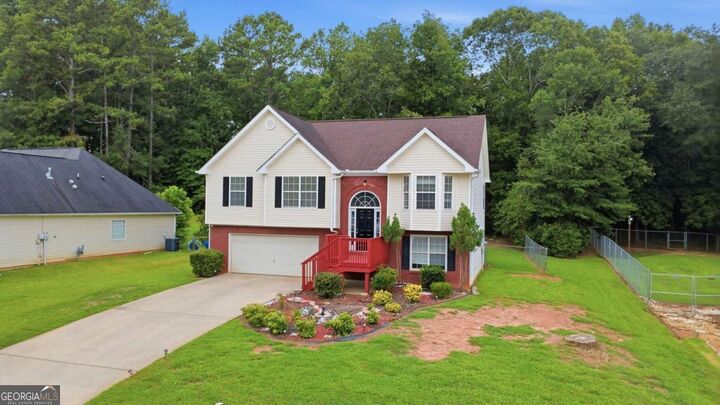 Property Photo: 165 Syracuse Lane GA 30016