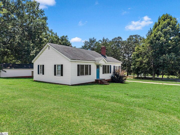Property Photo:  215 Haile Street  SC 29353 