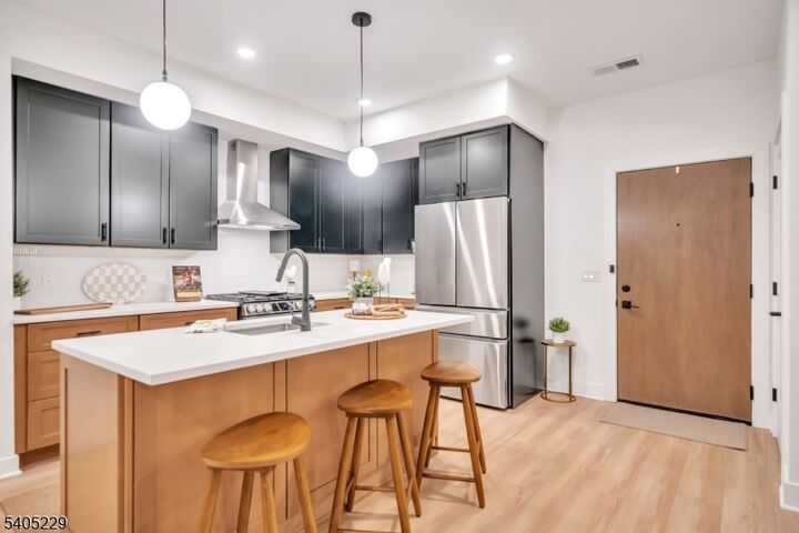 Property Photo:  20 Encampment Ct111  NJ 07045 