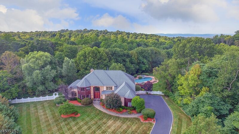 Property Photo:  31 Primrose Ln  NJ 07920 