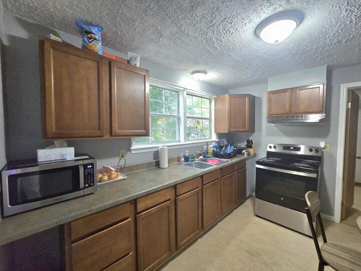 Property Photo:  2010 6th N. Ave  MS 39440 
