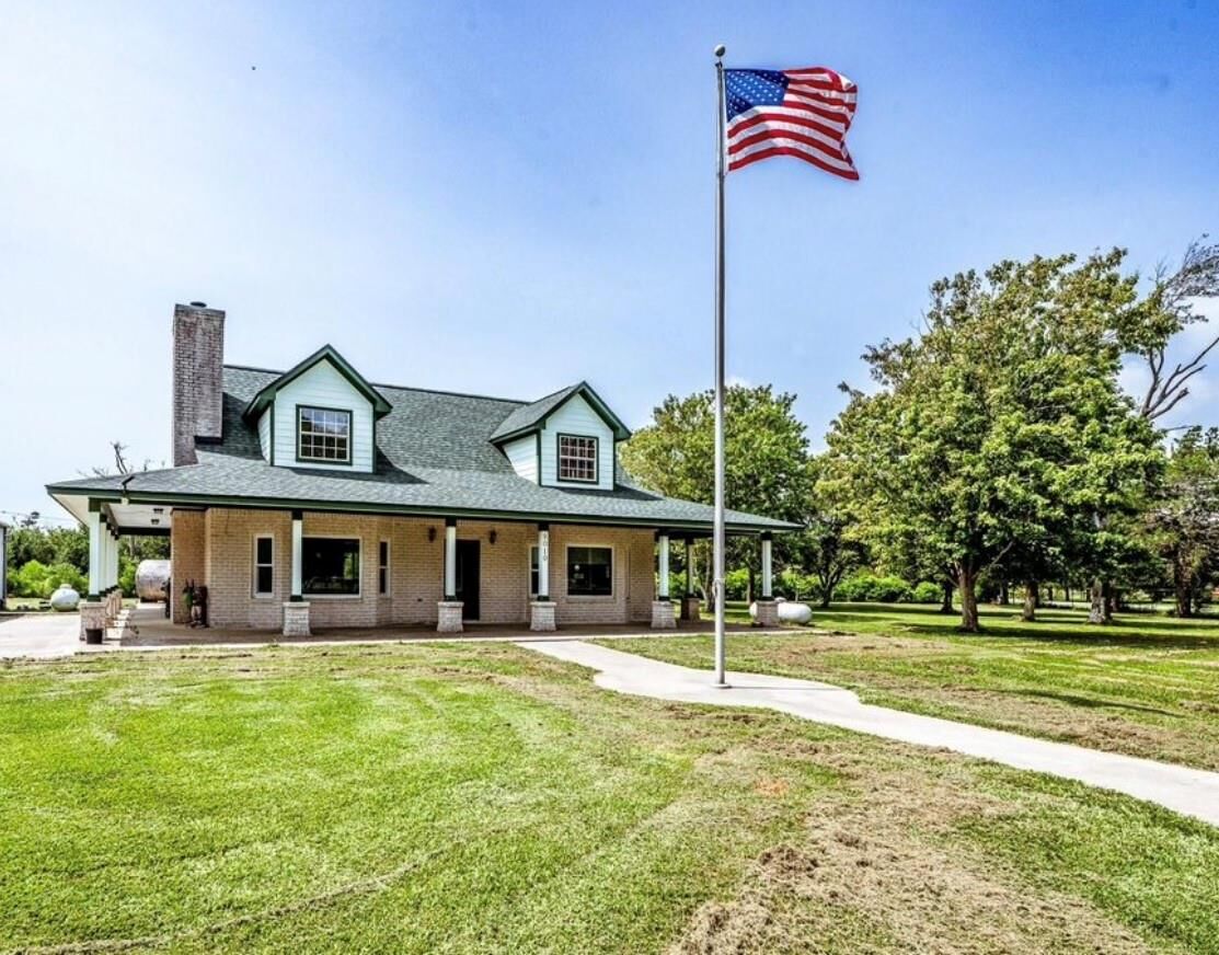 Property Photo: 9010 Point Barrow Road TX 77523
