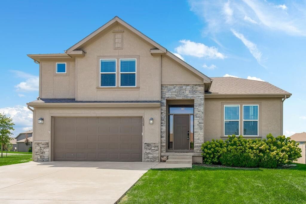 Property Photo:  1524 N 156th Street  KS 66007 