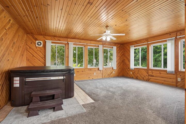 Property Photo:  719 S 4th  IA 50461 