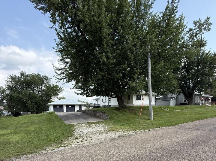 Property Photo:  205 Grand Avenue  IA 52332 