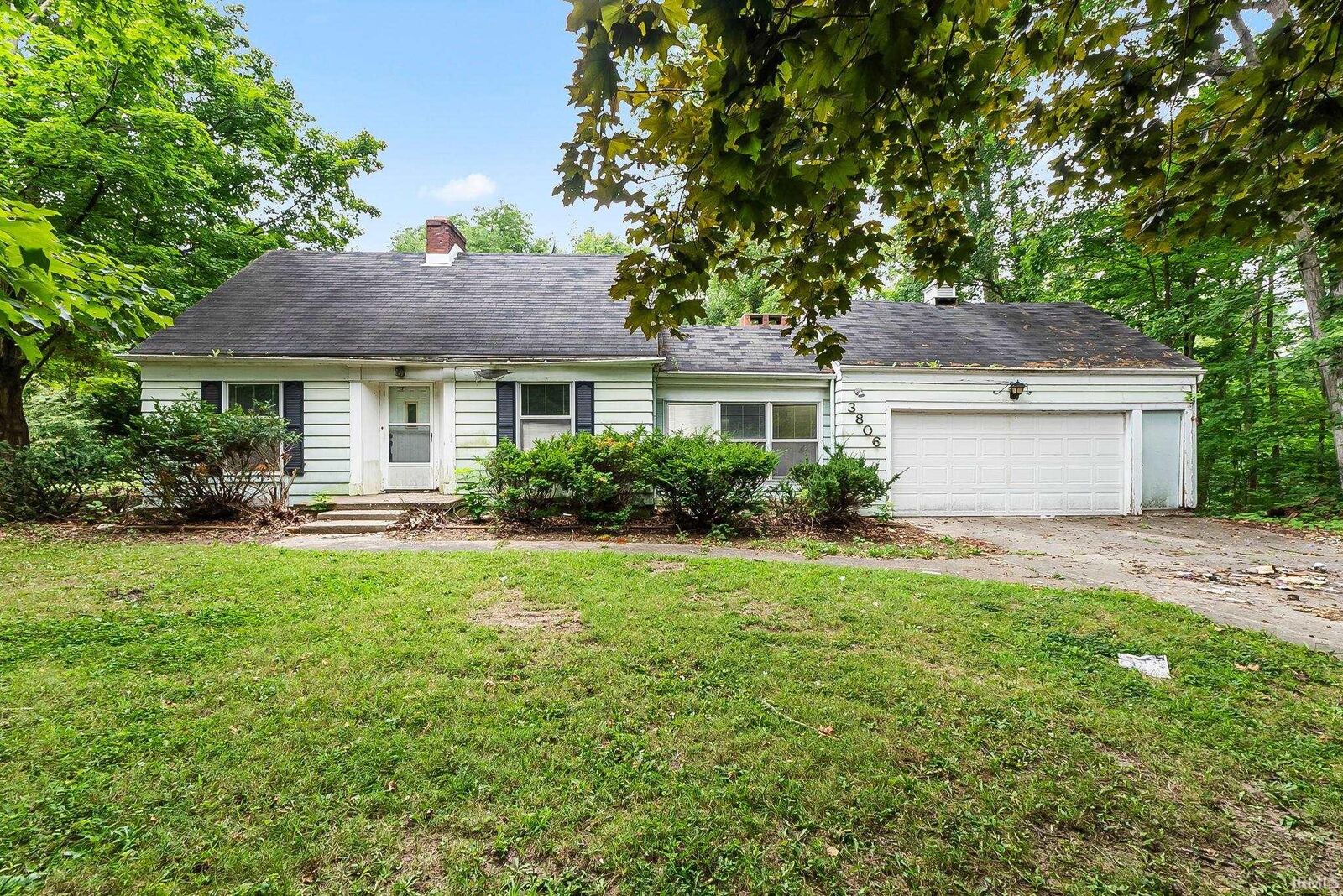 Property Photo: 3806 Rosewood Drive IN 46804-6120