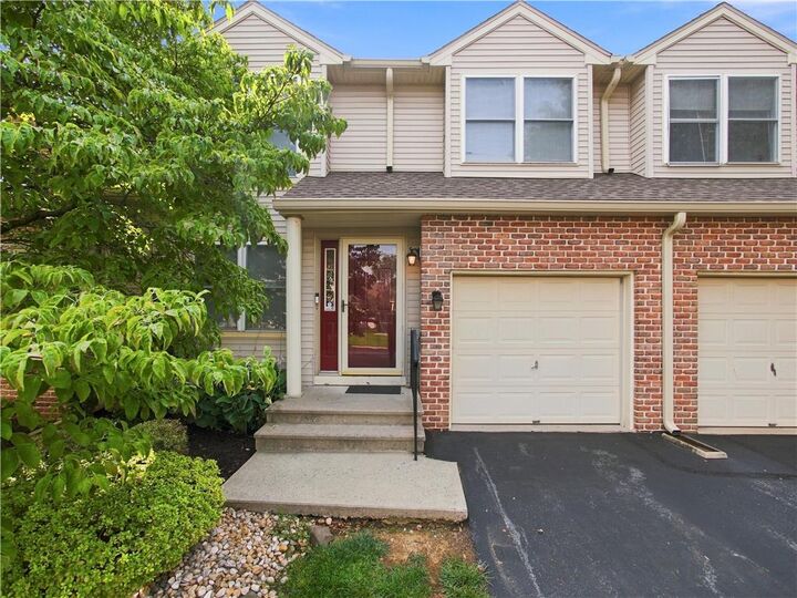 Property Photo:  324 Surrey Place 324  PA 18062 