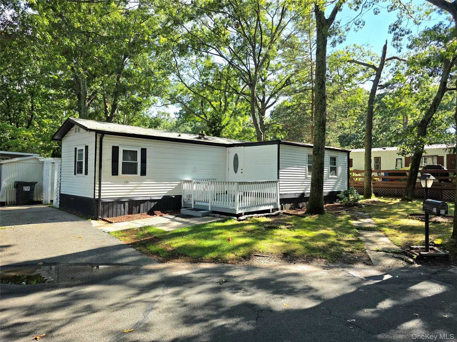 Property Photo:  525 Riverleigh Avenue 111  NY 11901 