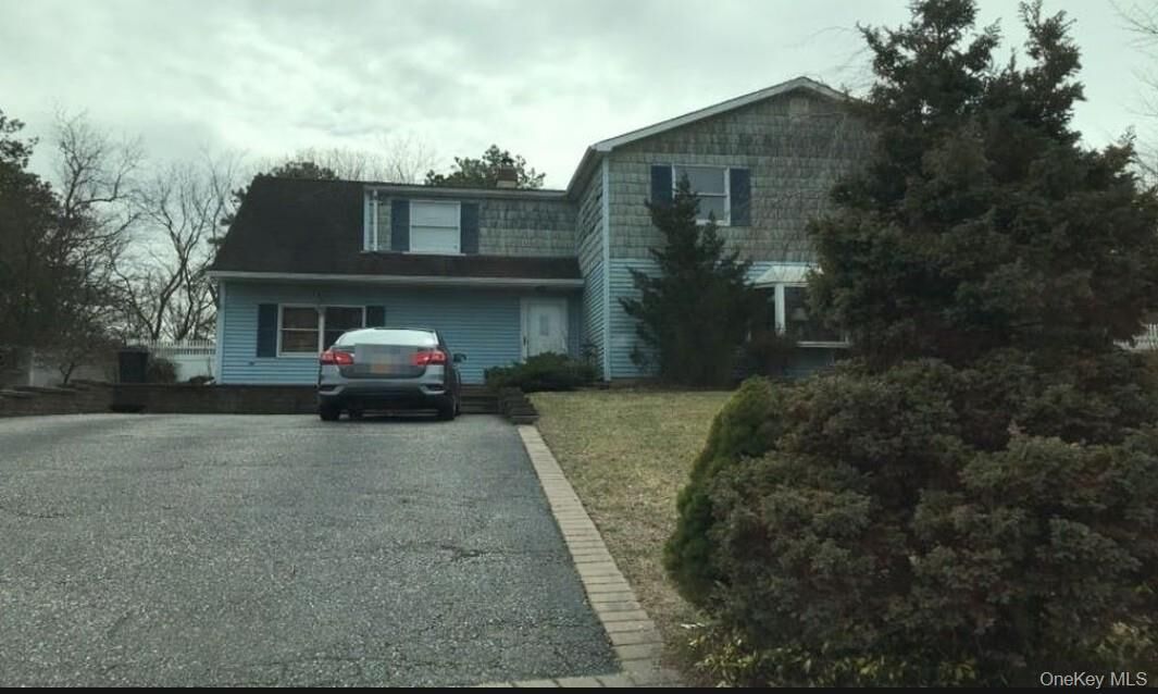 Property Photo:  5 Norway Pine Drive  NY 11763 