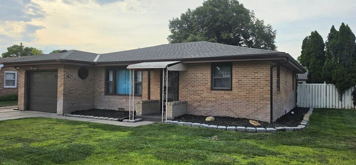 Property Photo: 2921 Birchwood Rd NE 69101