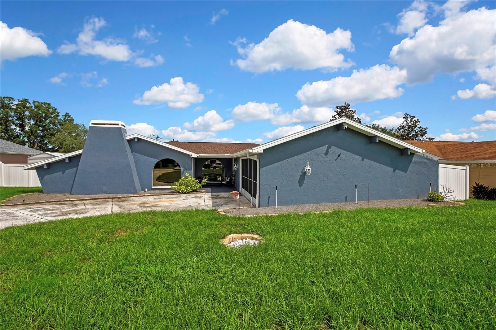 Property Photo:  10165 Bannister Street  FL 34608 