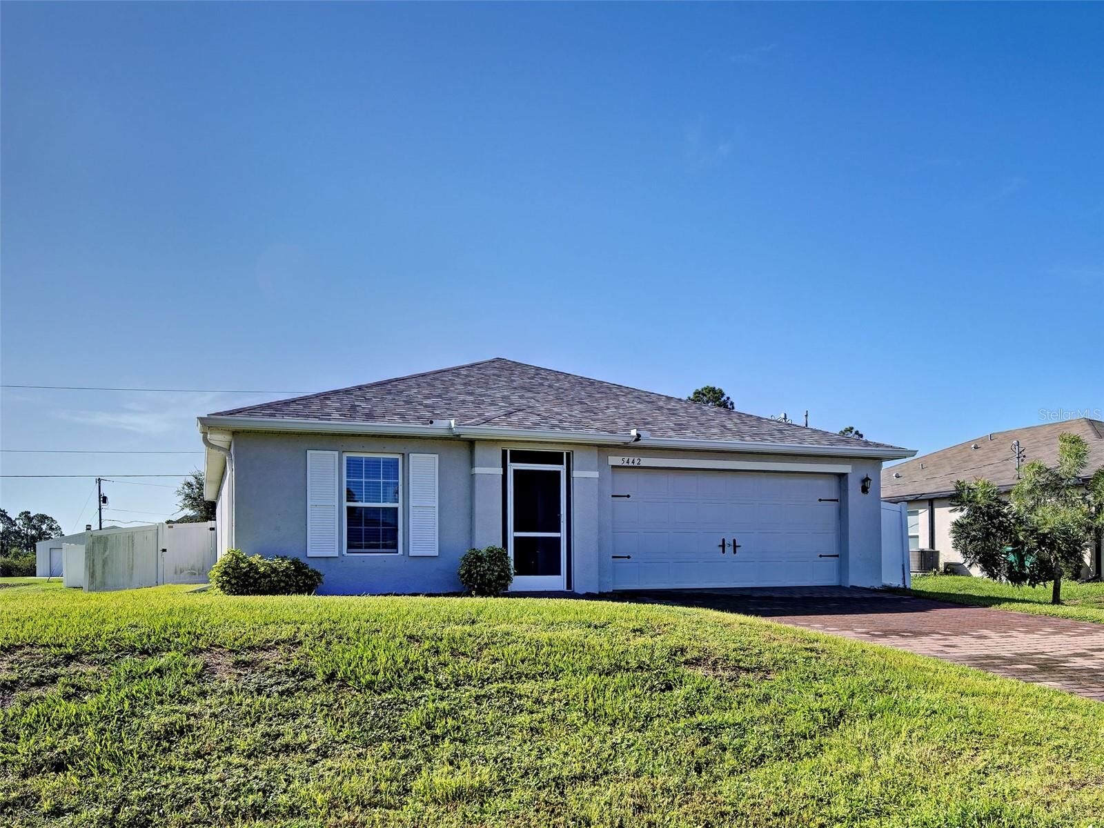 Property Photo: 5442 Guidepost Terrace FL 33981