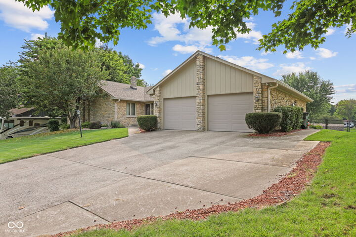 Property Photo: 553 Ridge Road IN 46142